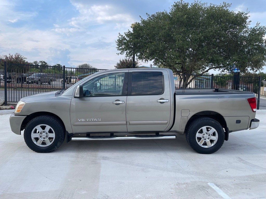 2007 Nissan Titan Image 2