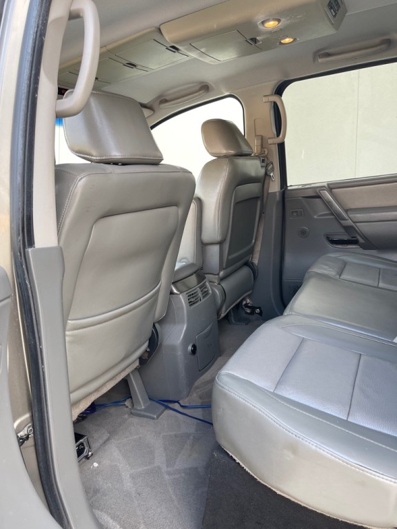 2007 Nissan Titan Image 8