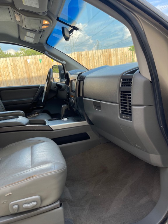 2007 Nissan Titan Image 12