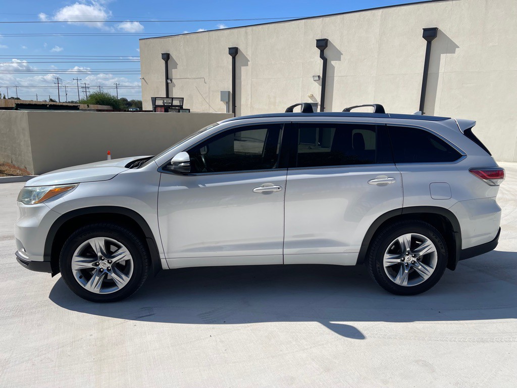 2014 Toyota Highlander Image 2