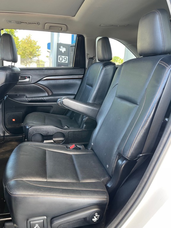 2014 Toyota Highlander Image 9