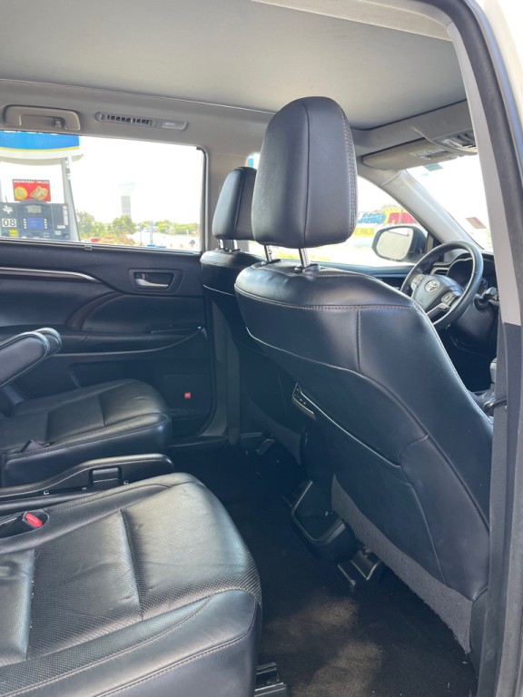 2014 Toyota Highlander Image 13