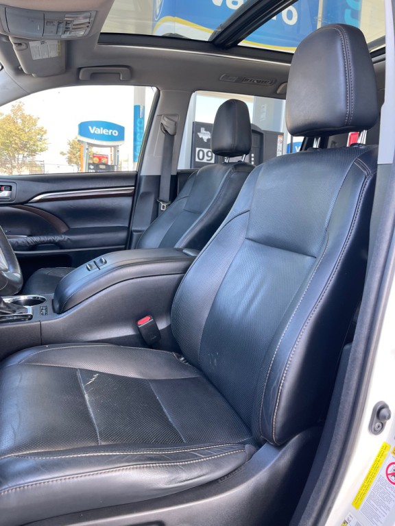 2014 Toyota Highlander Image 16