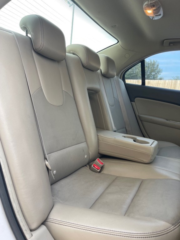 2010 Ford Fusion Image 11