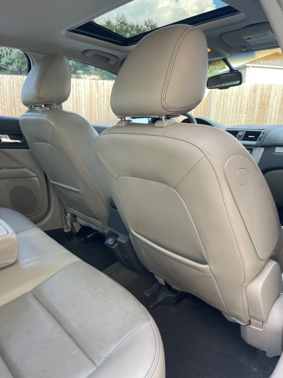 2010 Ford Fusion Image 12