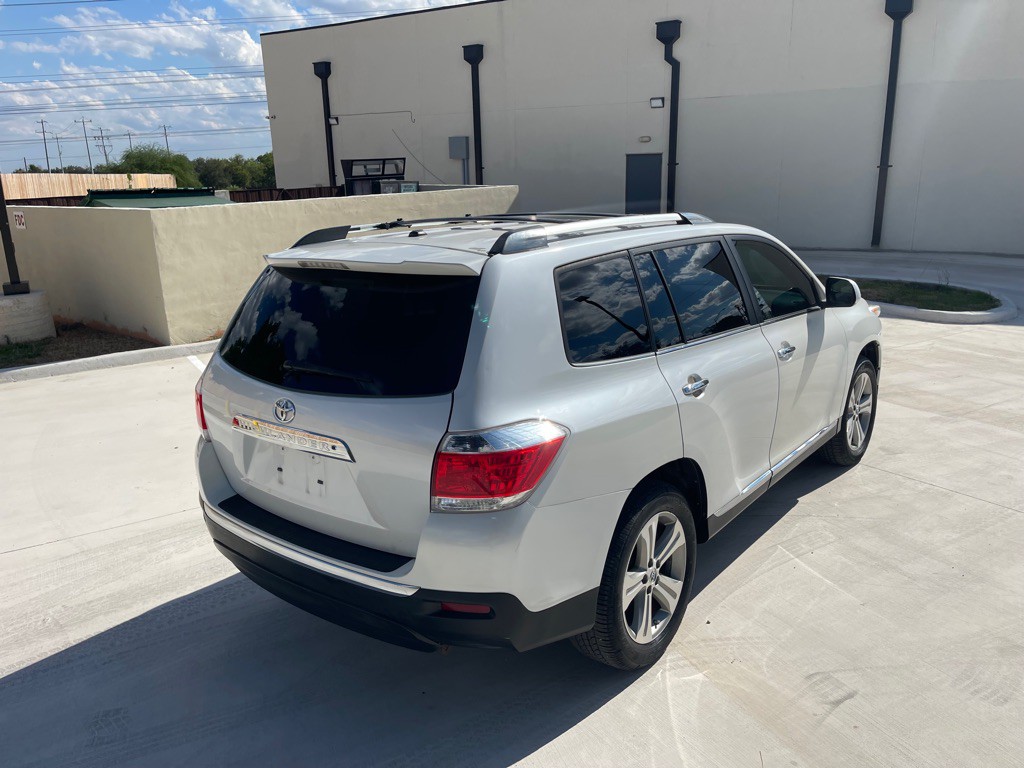 2012 Toyota Highlander Image 8