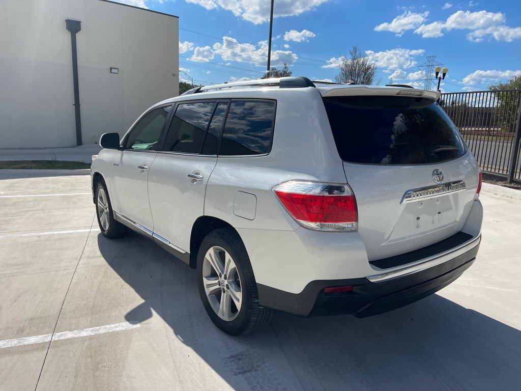 2012 Toyota Highlander Image 10