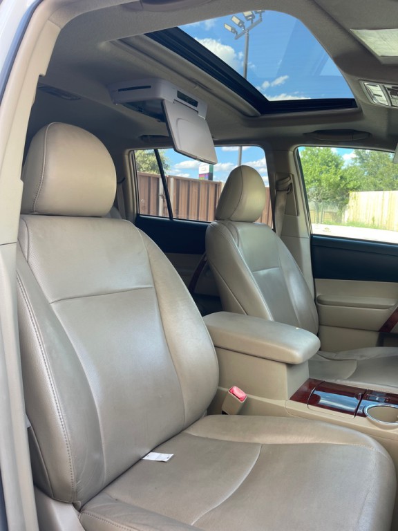 2012 Toyota Highlander Image 17