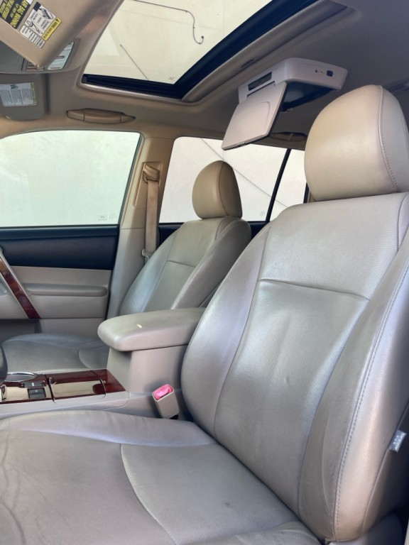 2012 Toyota Highlander Image 19