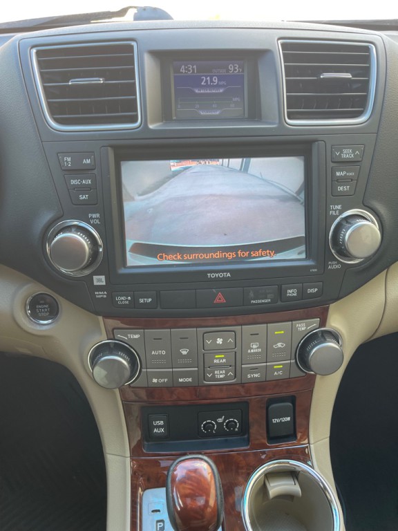 2012 Toyota Highlander Image 22