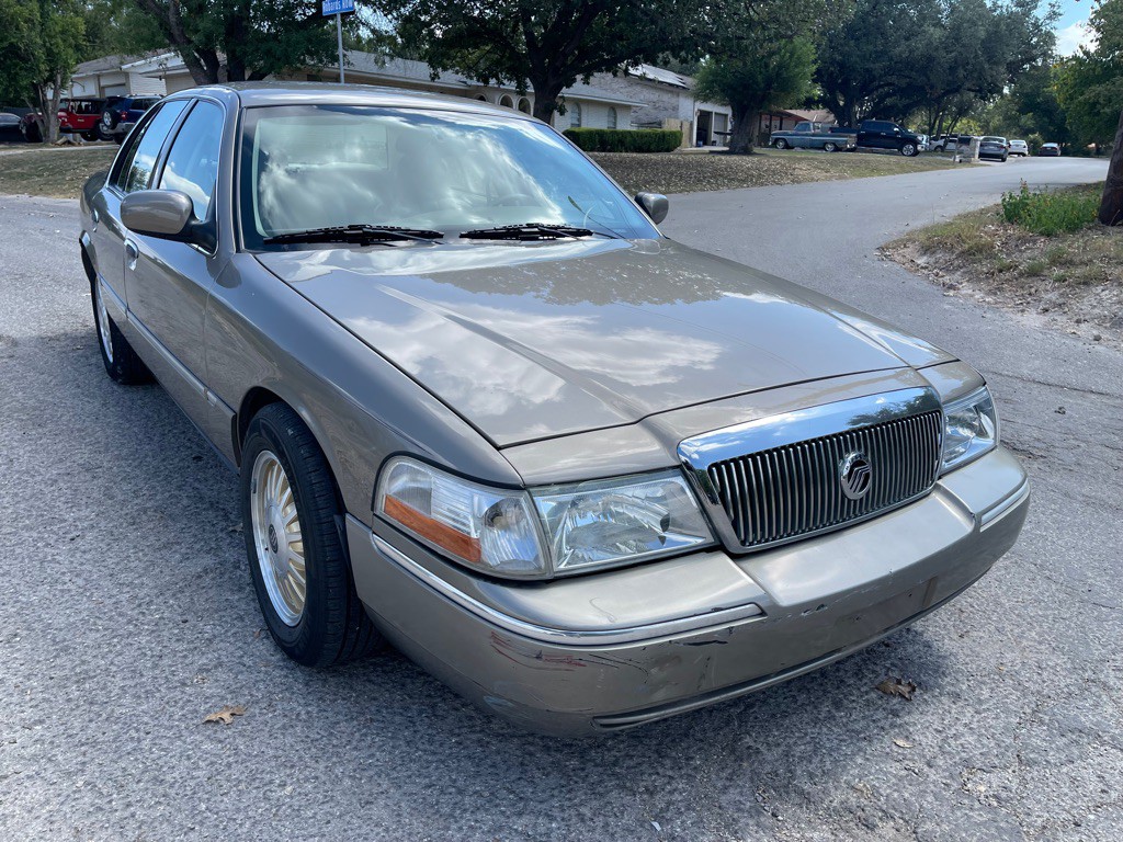 2004 Mercury Grand Marquis Image 5