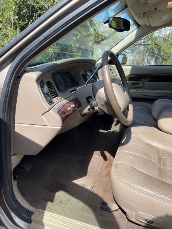 2004 Mercury Grand Marquis Image 13