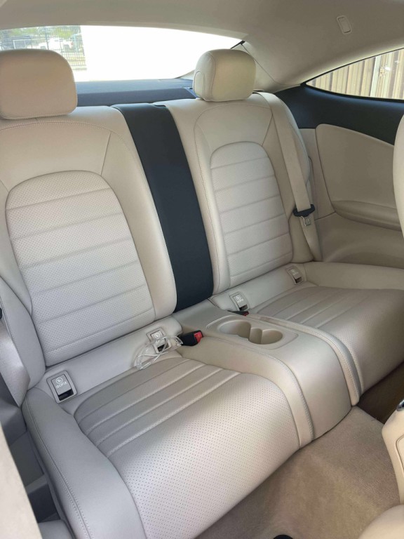 2017 Mercedes-Benz C-Class Image 17
