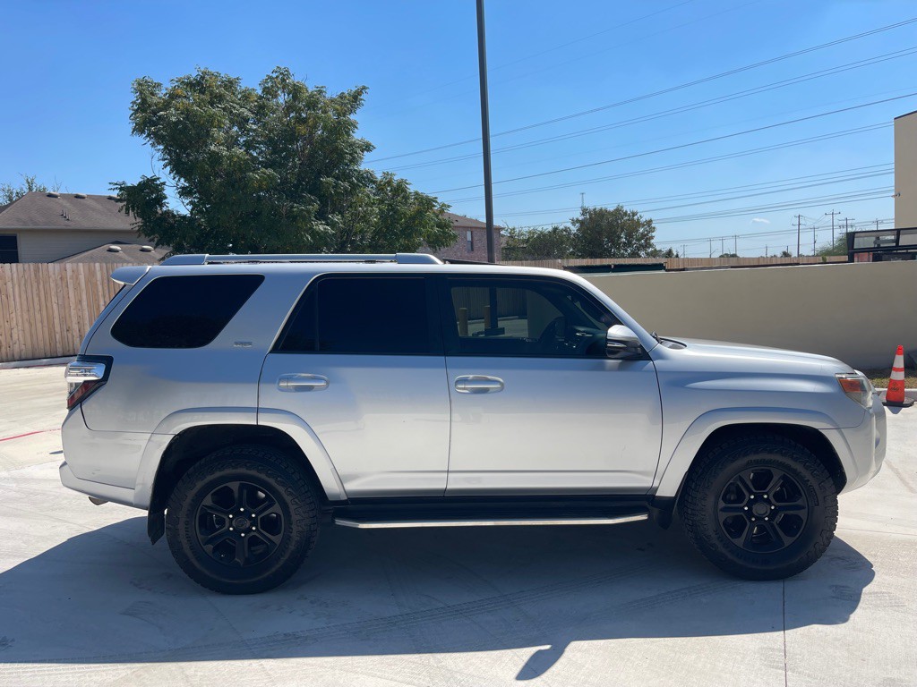 2016 Toyota 4Runner Image 6