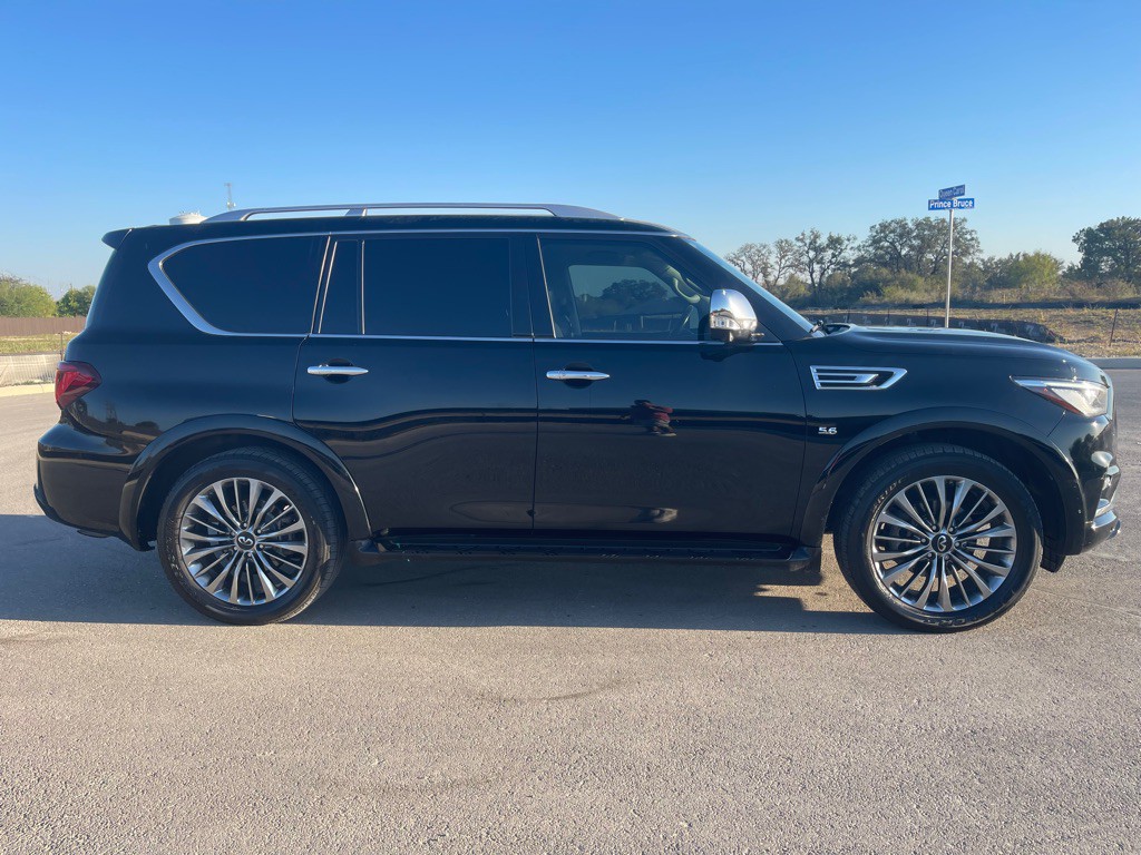 2018 INFINITI QX80 Image 2
