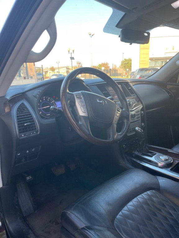 2018 INFINITI QX80 Image 17