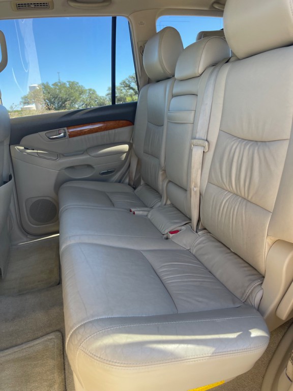2005 Lexus GX Image 12