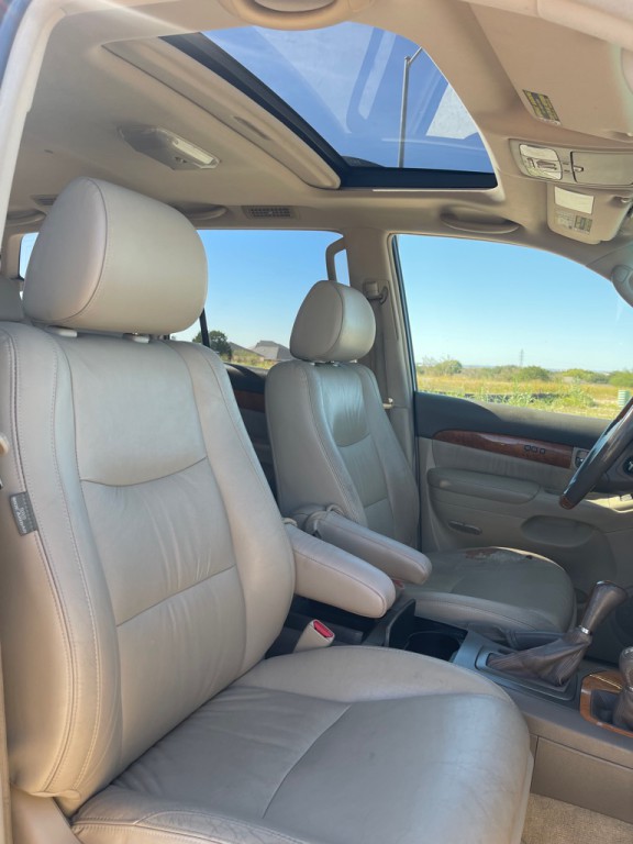 2005 Lexus GX Image 17