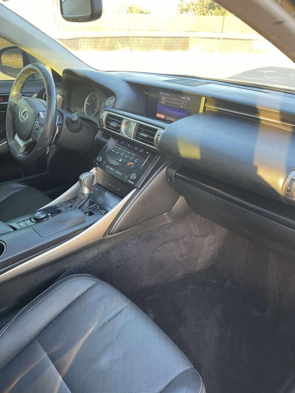 2014 Lexus IS Image 13