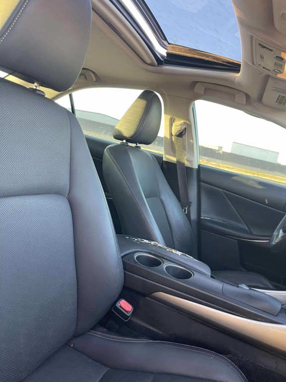 2014 Lexus IS Image 17