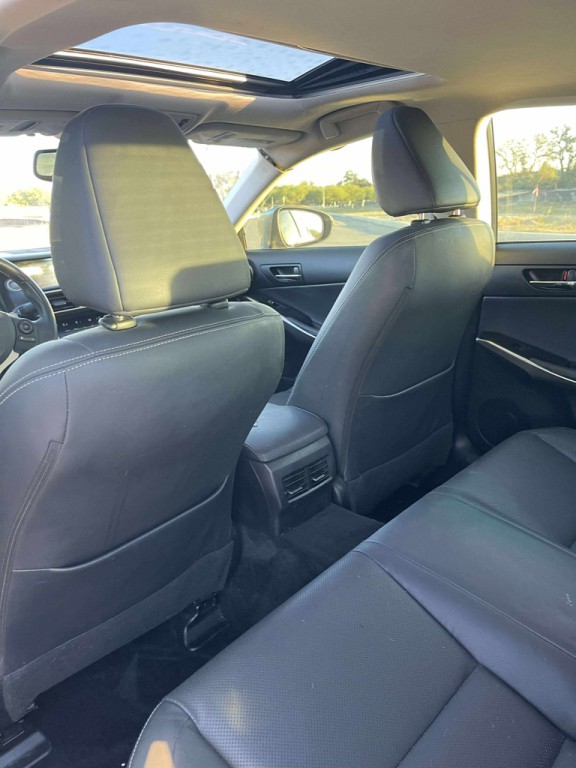 2014 Lexus IS Image 19
