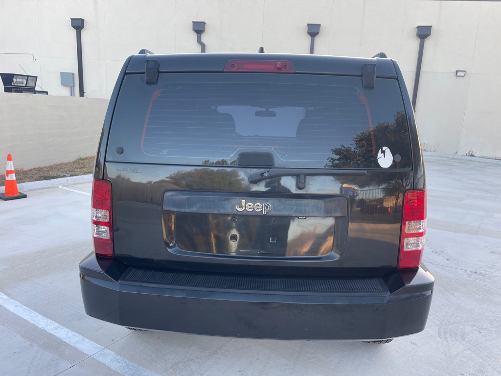 2012 Jeep Liberty Image 8