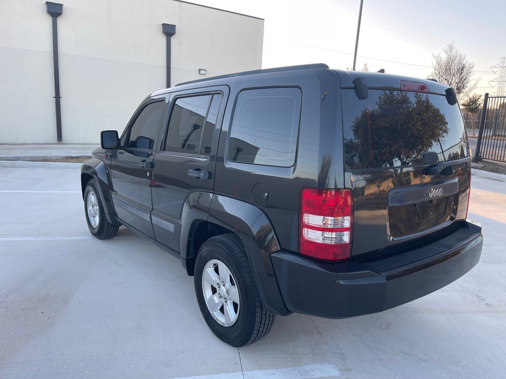 2012 Jeep Liberty Image 9