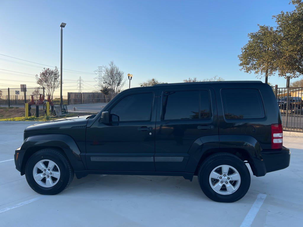 2012 Jeep Liberty Image 11