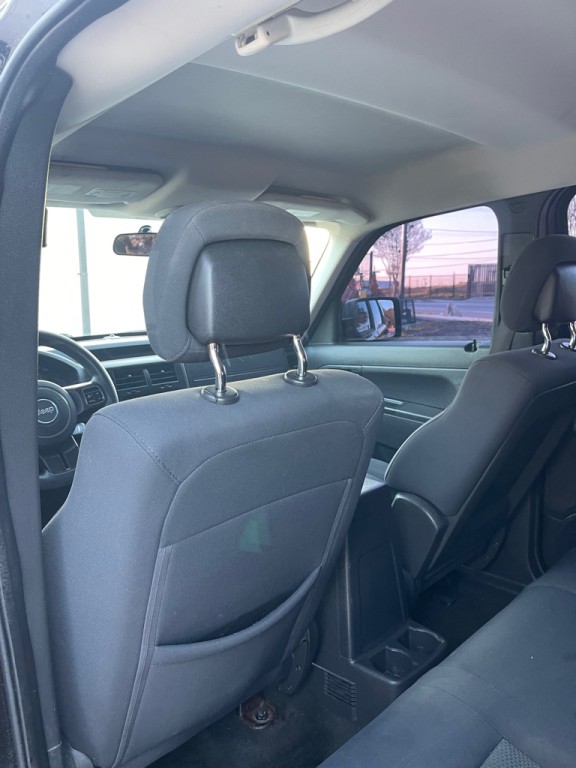 2012 Jeep Liberty Image 12