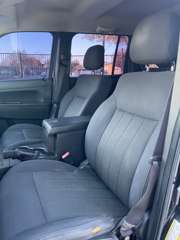 2012 Jeep Liberty Image 18