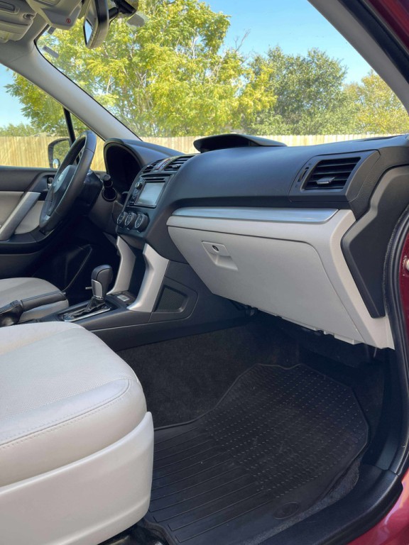 2015 Subaru Forester Image 9