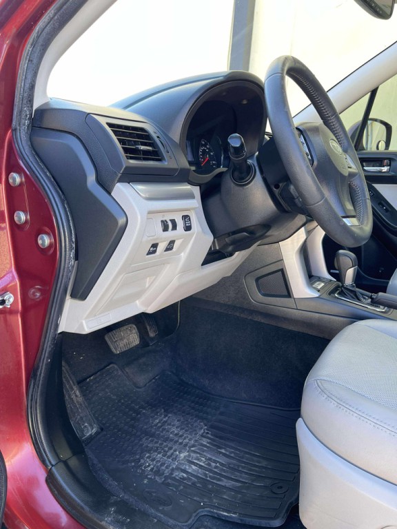 2015 Subaru Forester Image 11