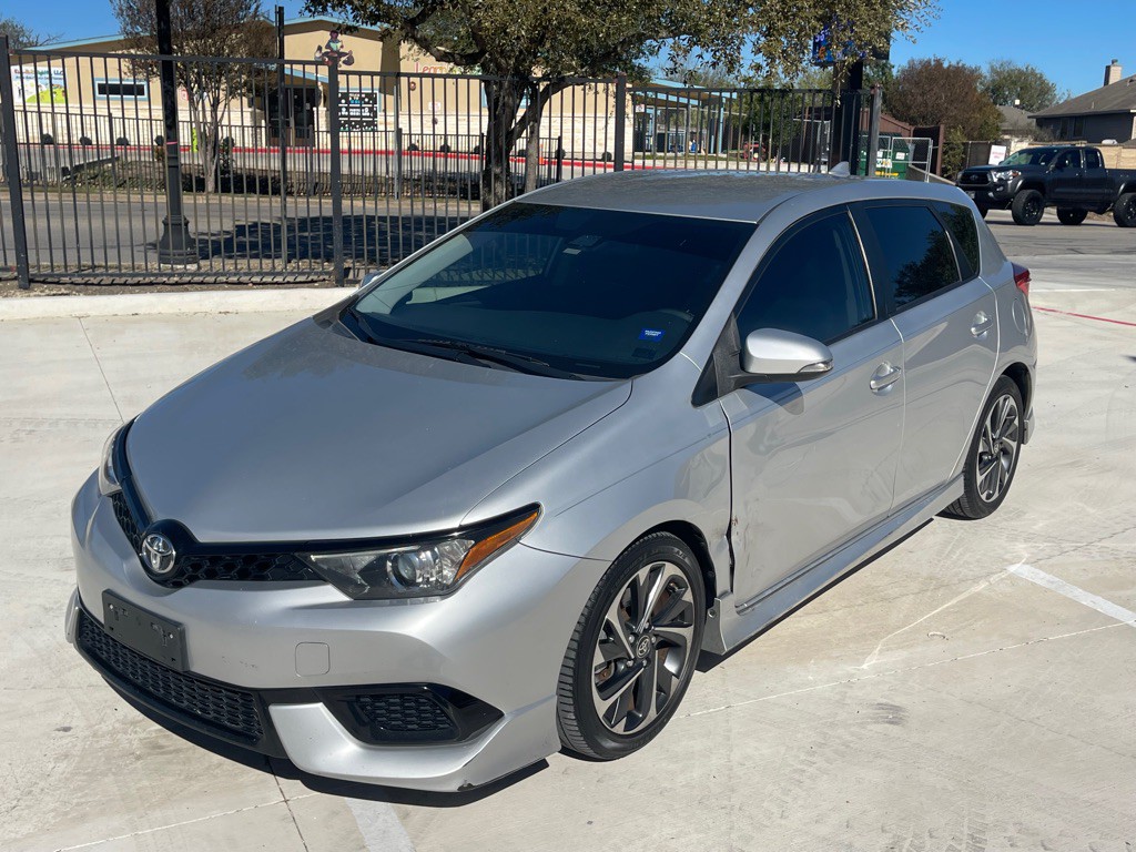 2018 Toyota Corolla Image 2