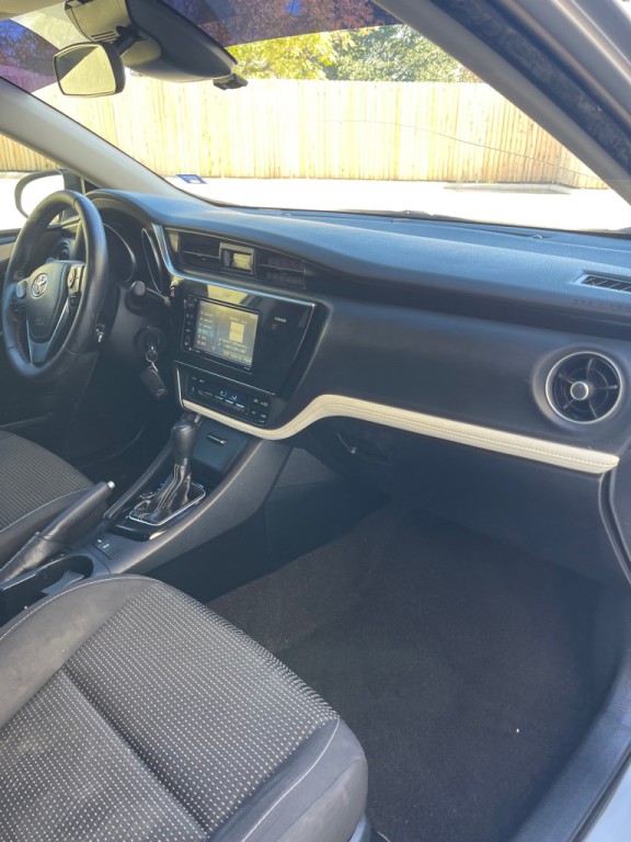 2018 Toyota Corolla Image 19