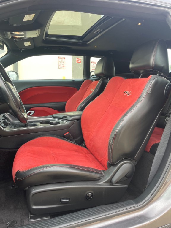 2016 Dodge Challenger Image 13