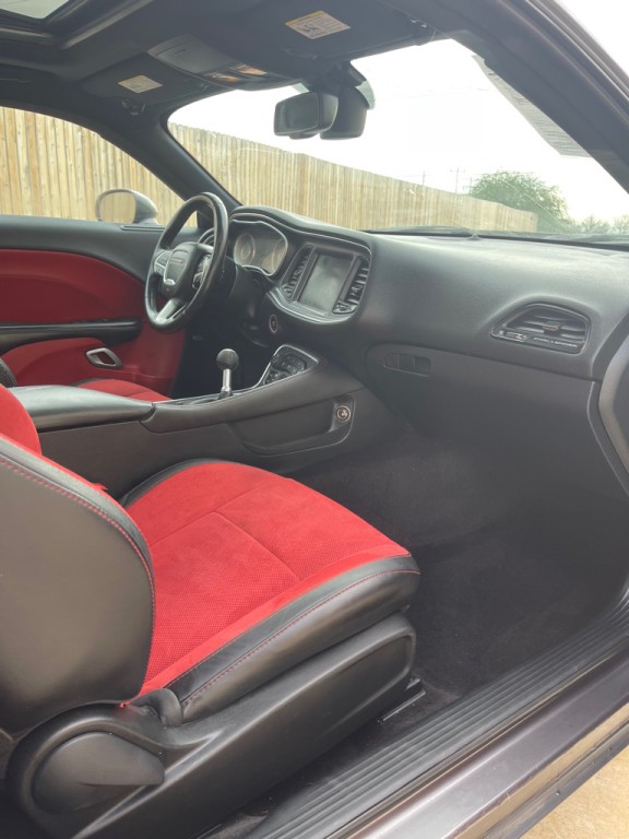 2016 Dodge Challenger Image 16