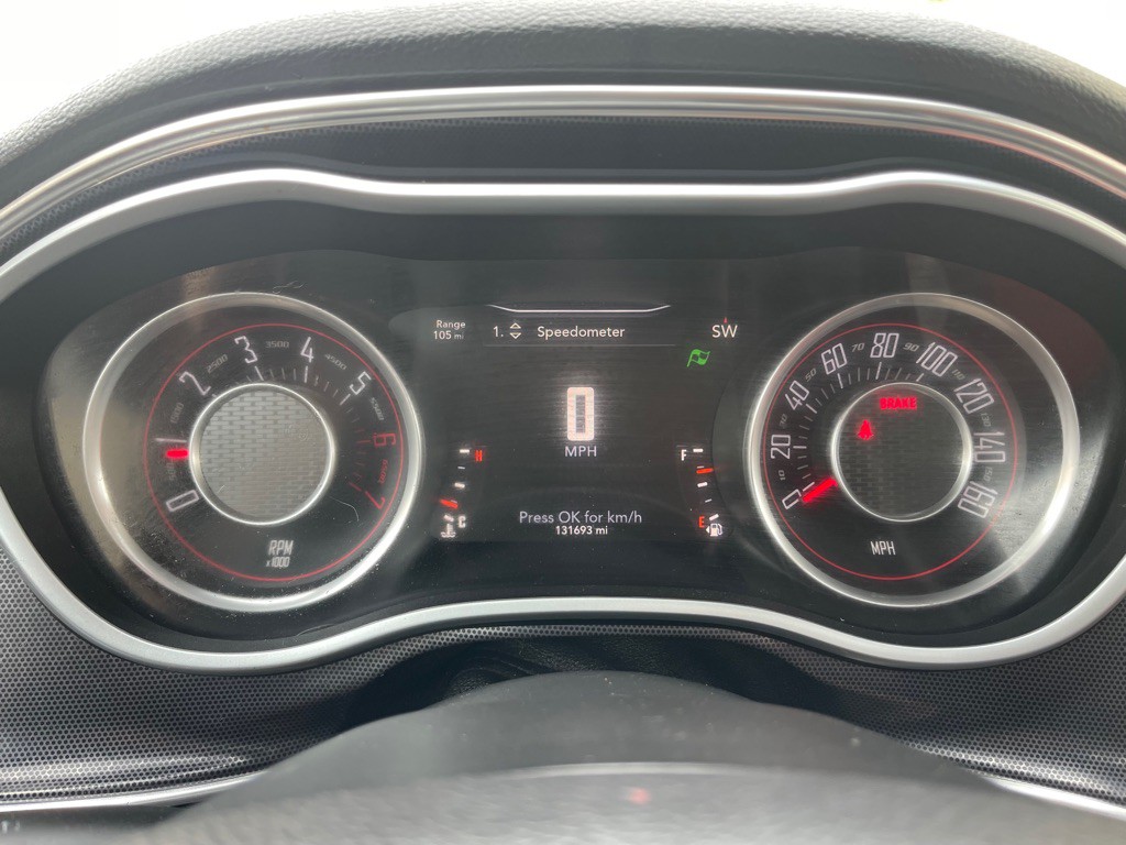 2016 Dodge Challenger Image 18