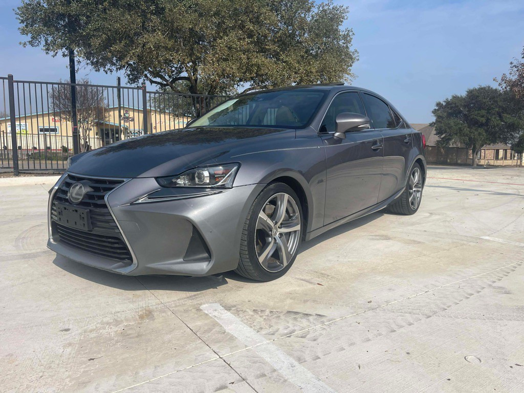2017 Lexus IS Image 3