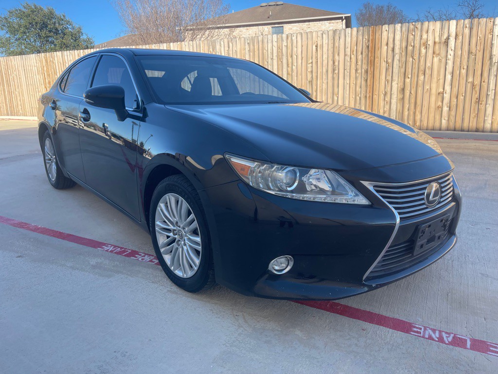 2014 Lexus ES Image 4