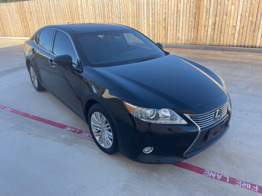 2014 Lexus ES Image 5