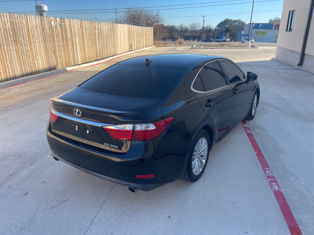 2014 Lexus ES Image 8