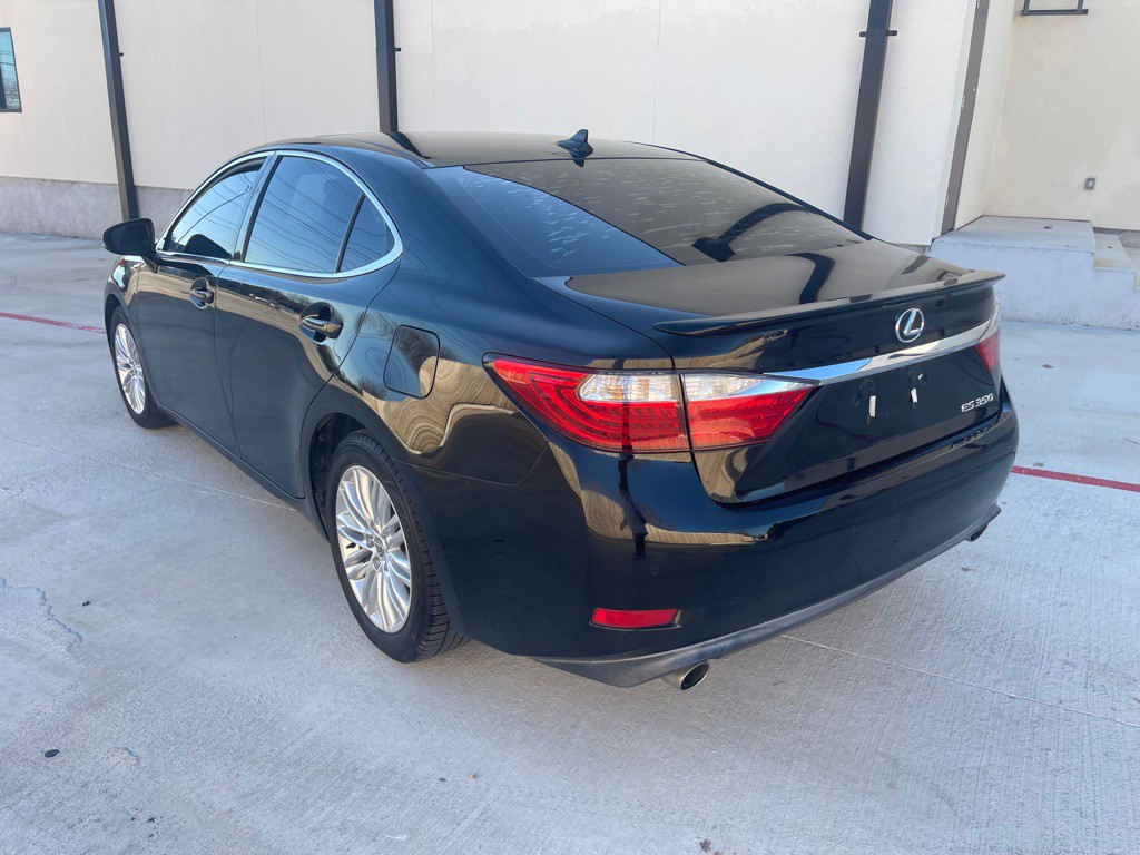 2014 Lexus ES Image 10