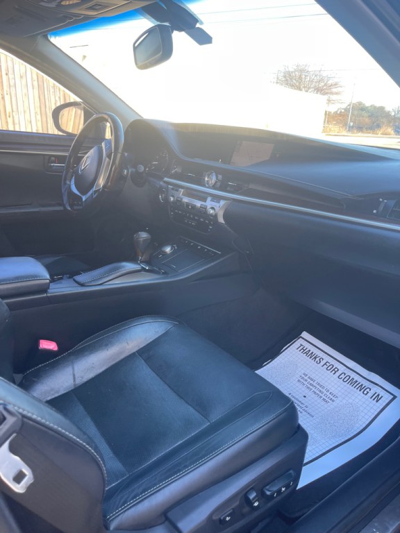 2014 Lexus ES Image 17