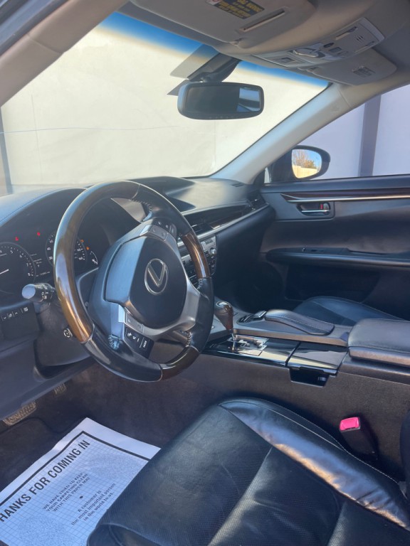 2014 Lexus ES Image 19