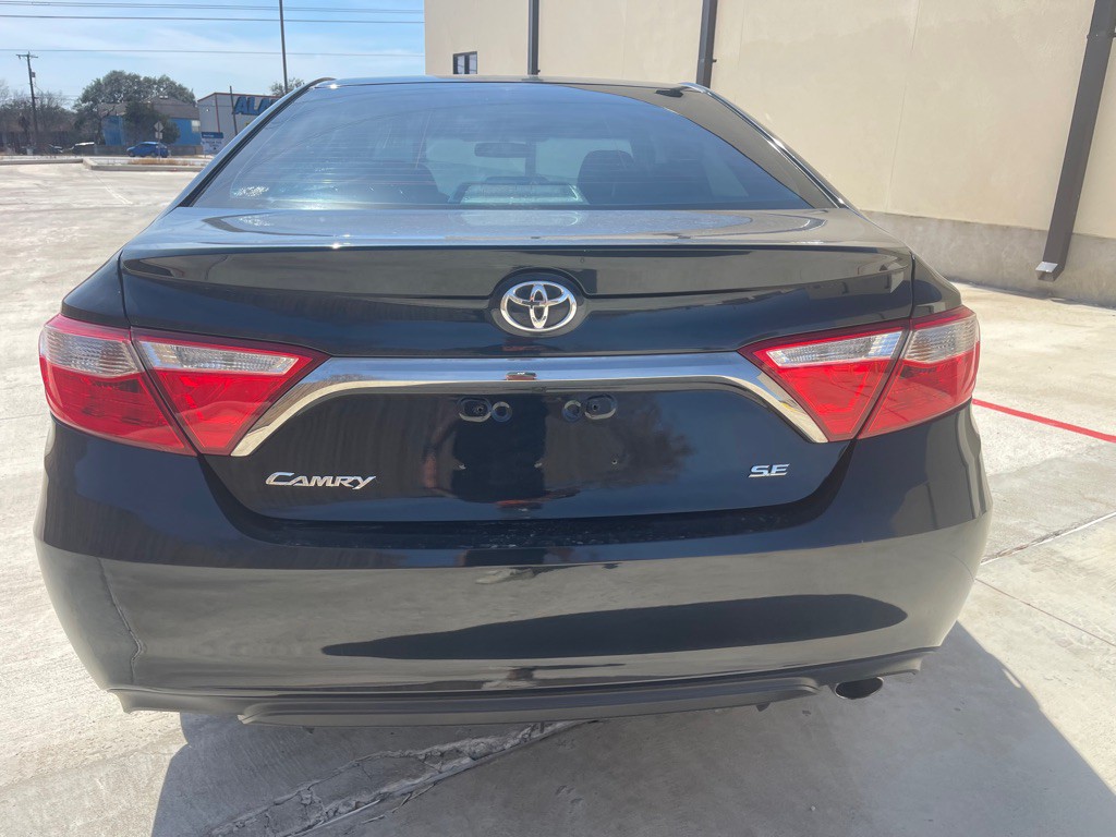 2017 Toyota Camry Image 9