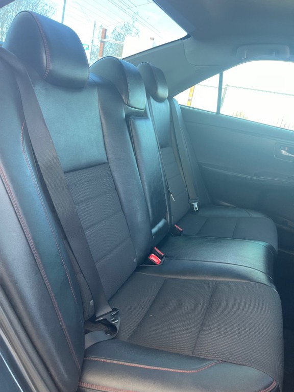 2017 Toyota Camry Image 14