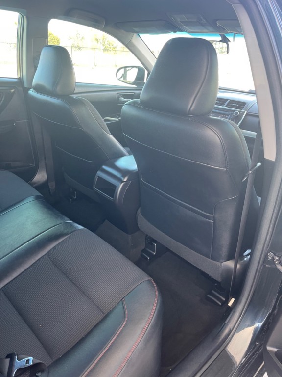 2017 Toyota Camry Image 15