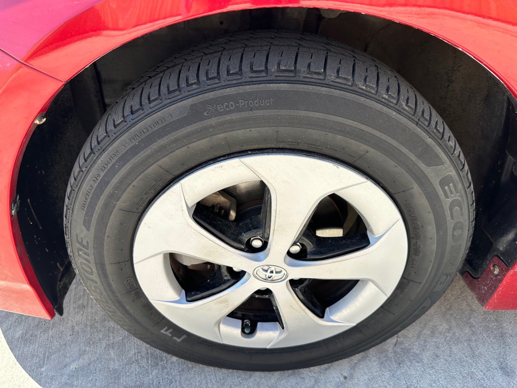 2013 Toyota Prius Image 8