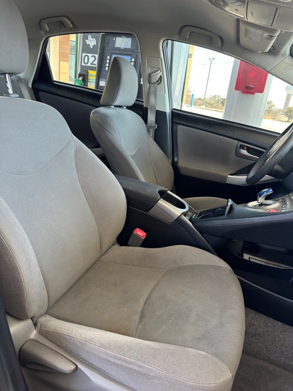 2013 Toyota Prius Image 13