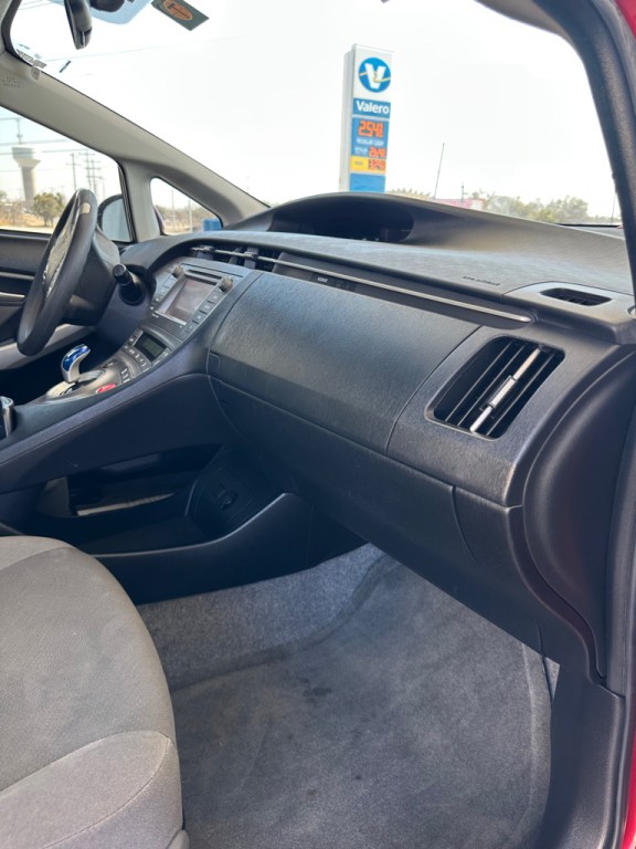2013 Toyota Prius Image 14